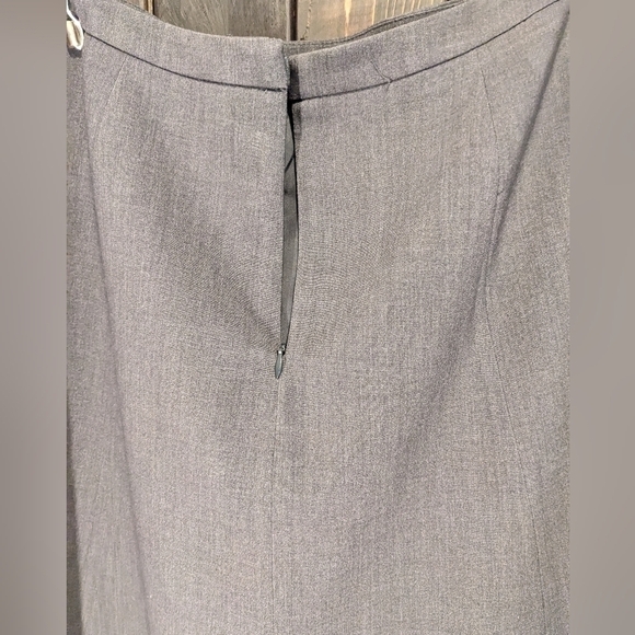 Calvin Klein skirt, size 8 - Picture 3 of 7
